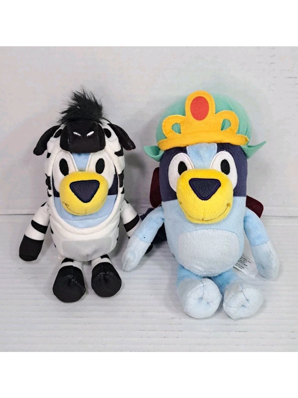 Bluey & Friends Queen Bluey 8" Plush & Zebra Costume Bluey 7" Stuffed Toy Set